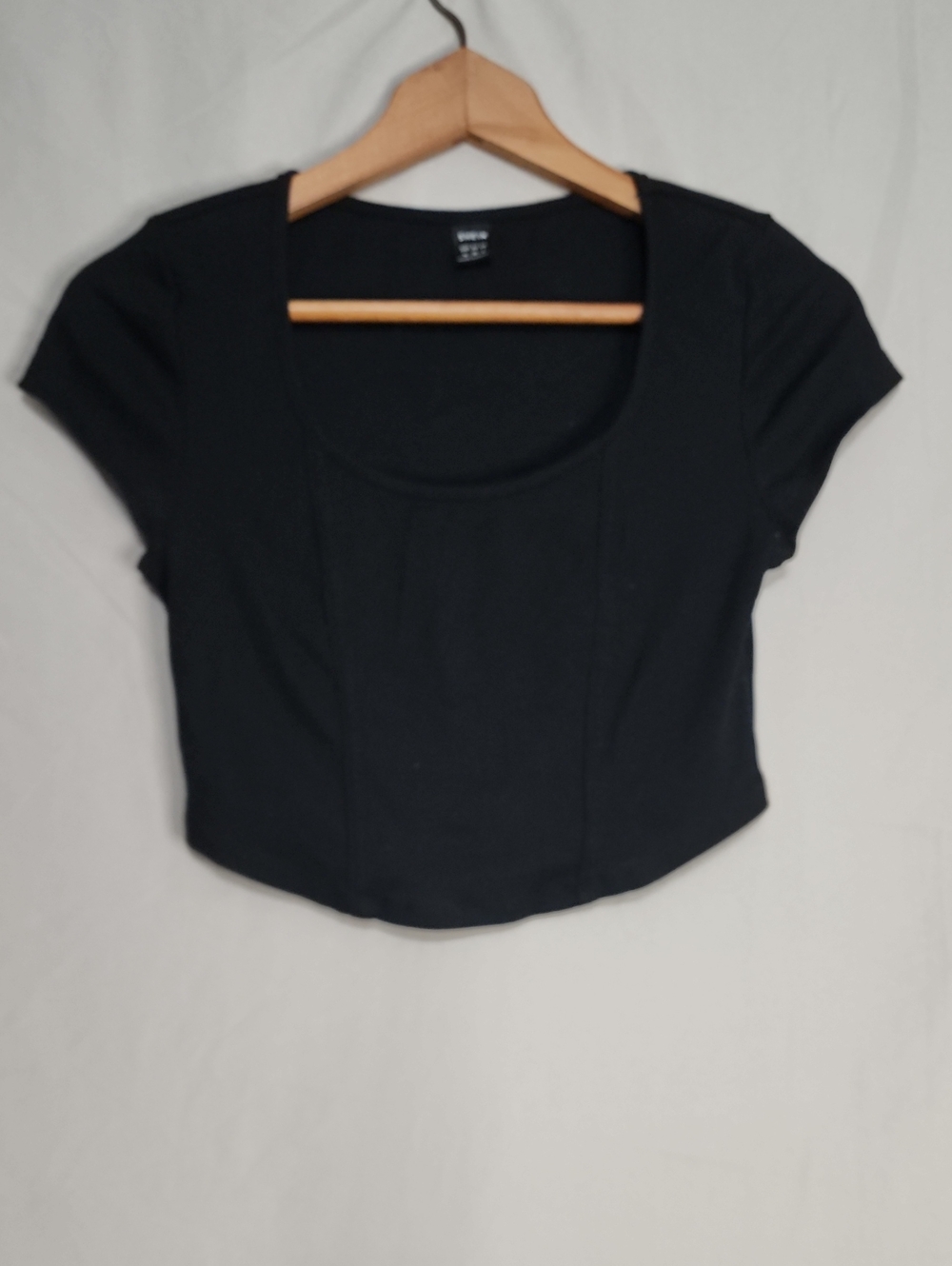 SHEIN Black Scoop-Neck Short Sleeve Crop Top